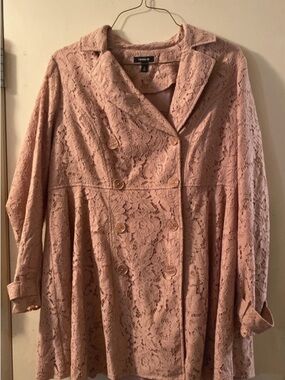 TORRID Blush Lace Double-Breasted Trench Torrid size 0 which probably fits 12/14